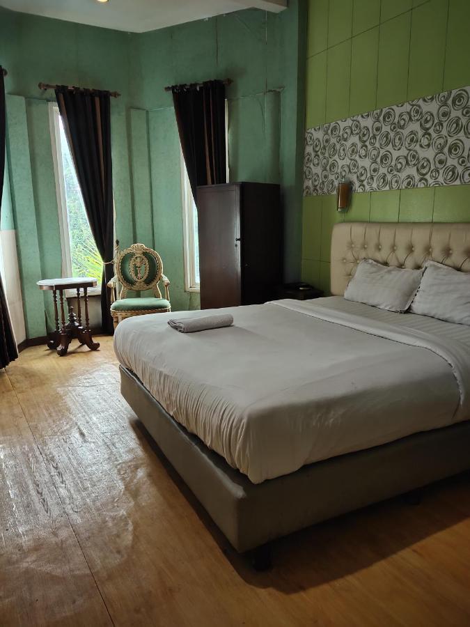 Mojokerto Classic Homestay Екстериор снимка