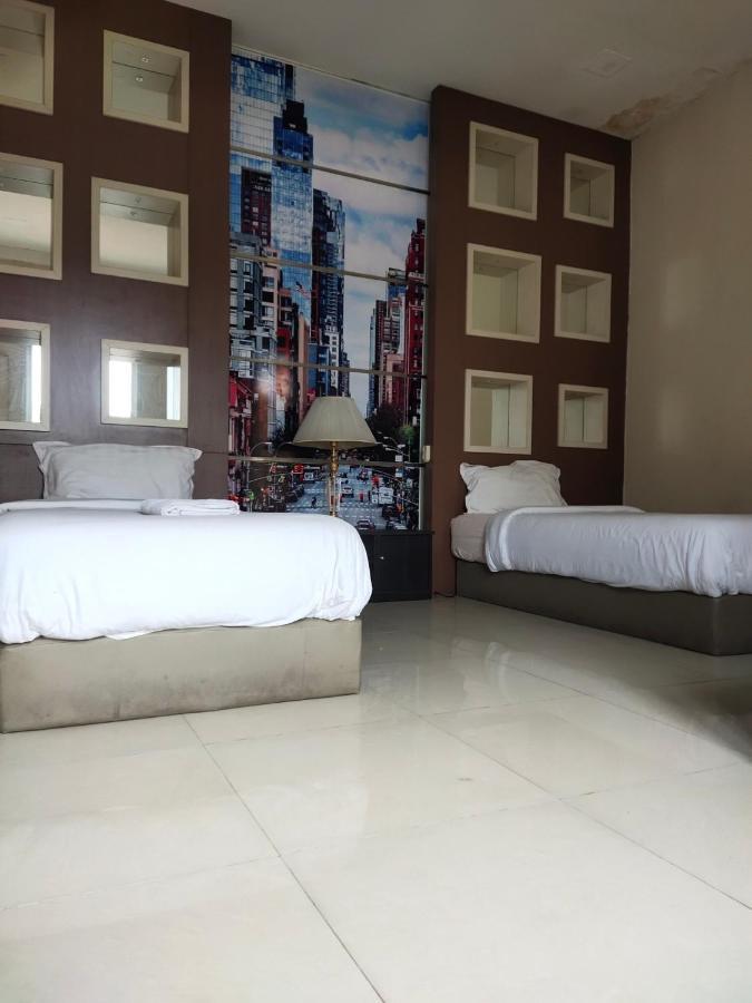 Mojokerto Classic Homestay Екстериор снимка