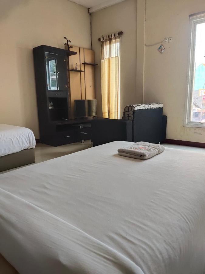 Mojokerto Classic Homestay Екстериор снимка